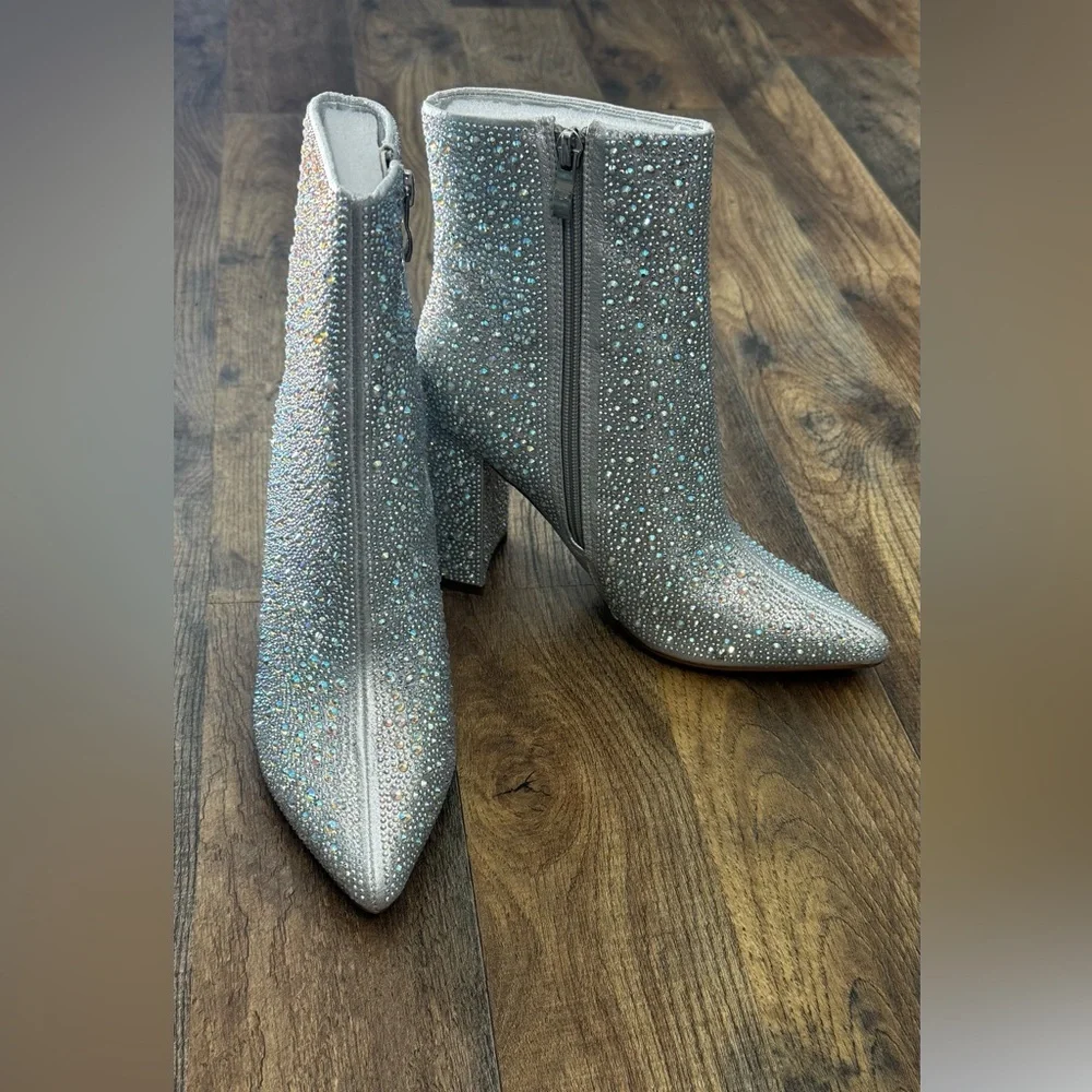 Silver Rhinestone Pointed Toe Ankle Boots Size 7 NIB | Lauren Lorraine - Picture 3 of 11